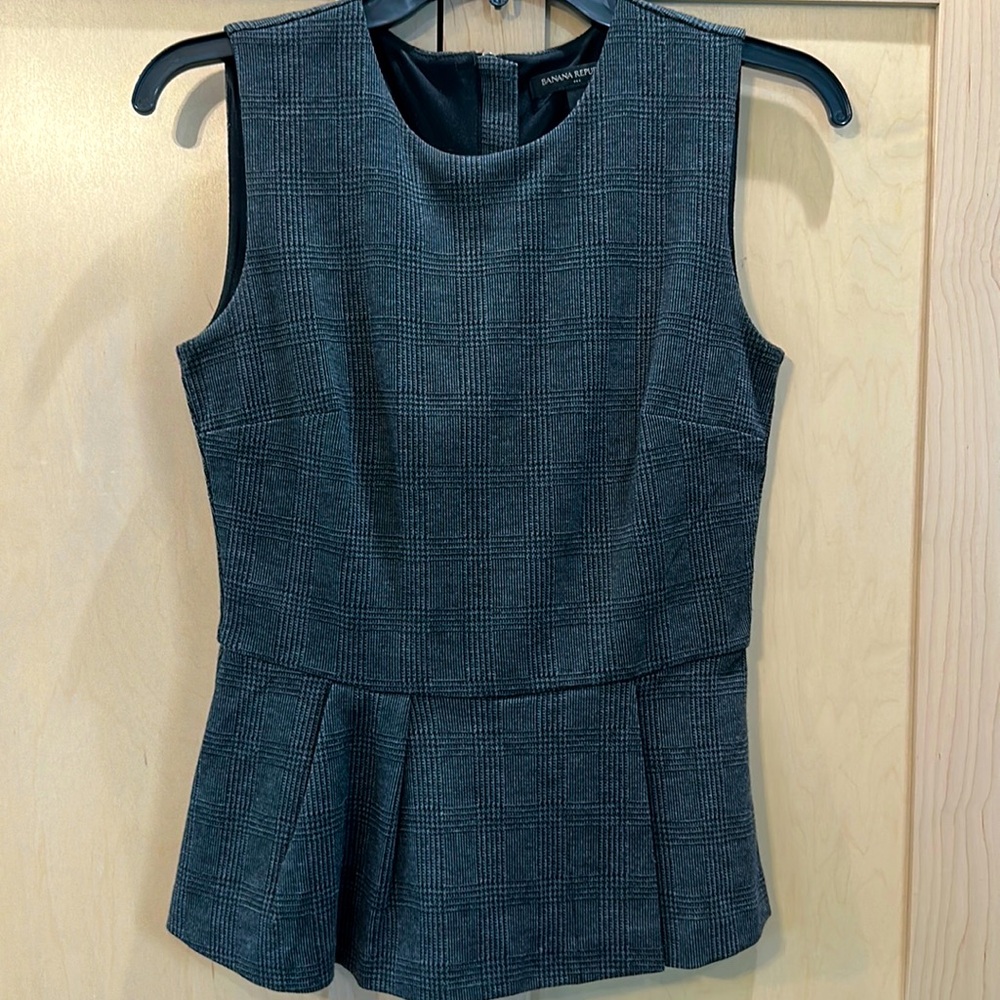 Banana Republic Grey and black glen plaid top sz 0